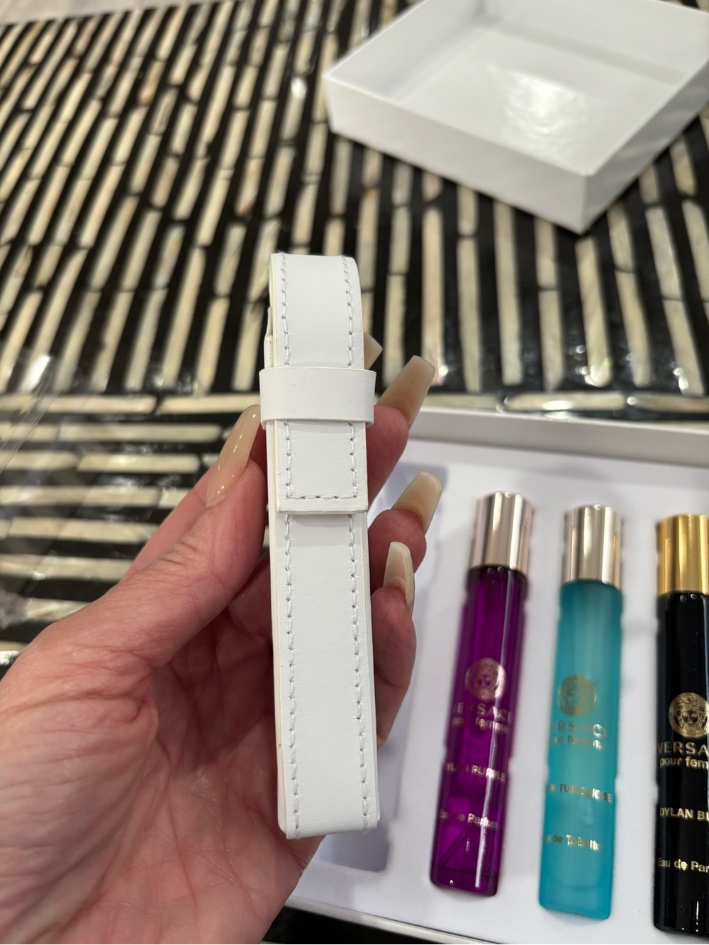 Versace Perfumes Gift Set - Picture 6 of 7